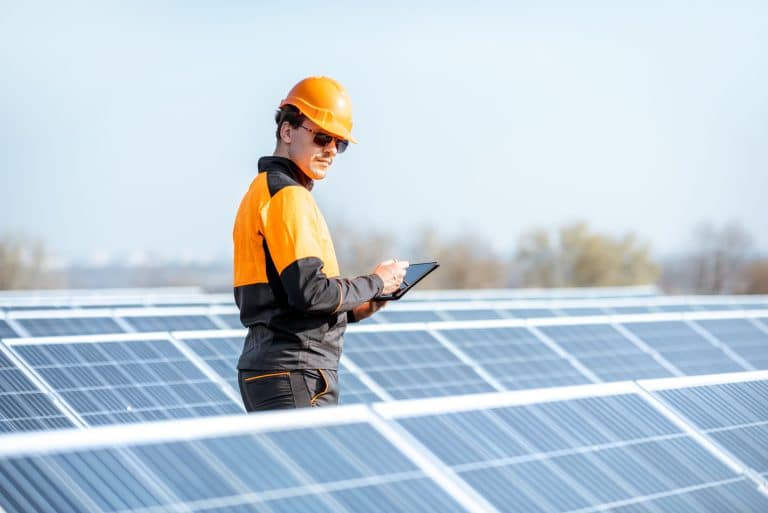 Les normes et les réglementations en vigueur pour l’installation de panneaux solaires